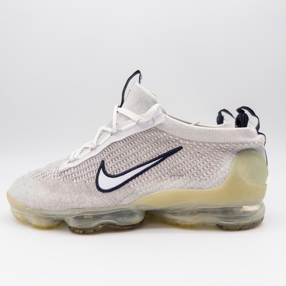Nike Air VaporMax 2021 Flyknit Mens 'Monochrome' Size 12 - Picture 3 of 15